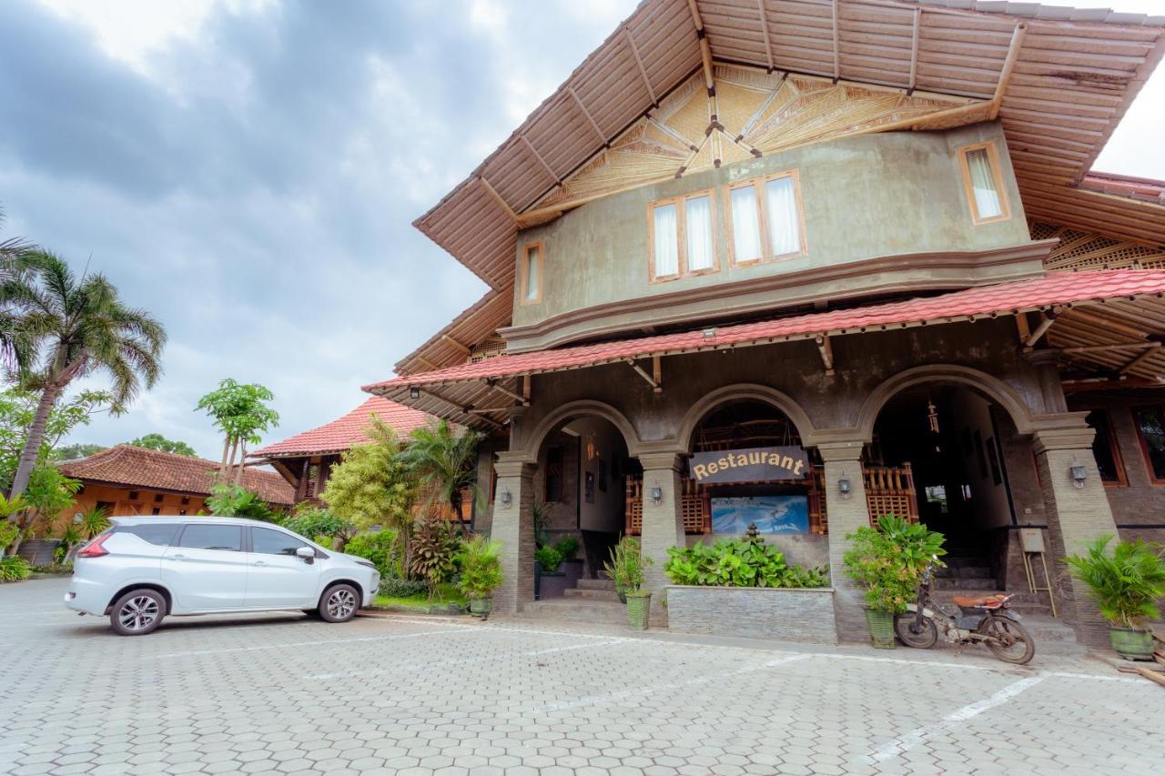 Hotel Mahkota Plengkung By Ecommerceloka Banyuwangi  Esterno foto