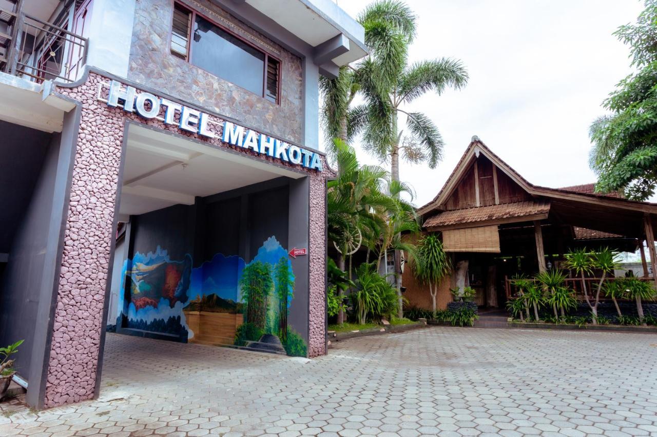 Hotel Mahkota Plengkung By Ecommerceloka Banyuwangi  Esterno foto